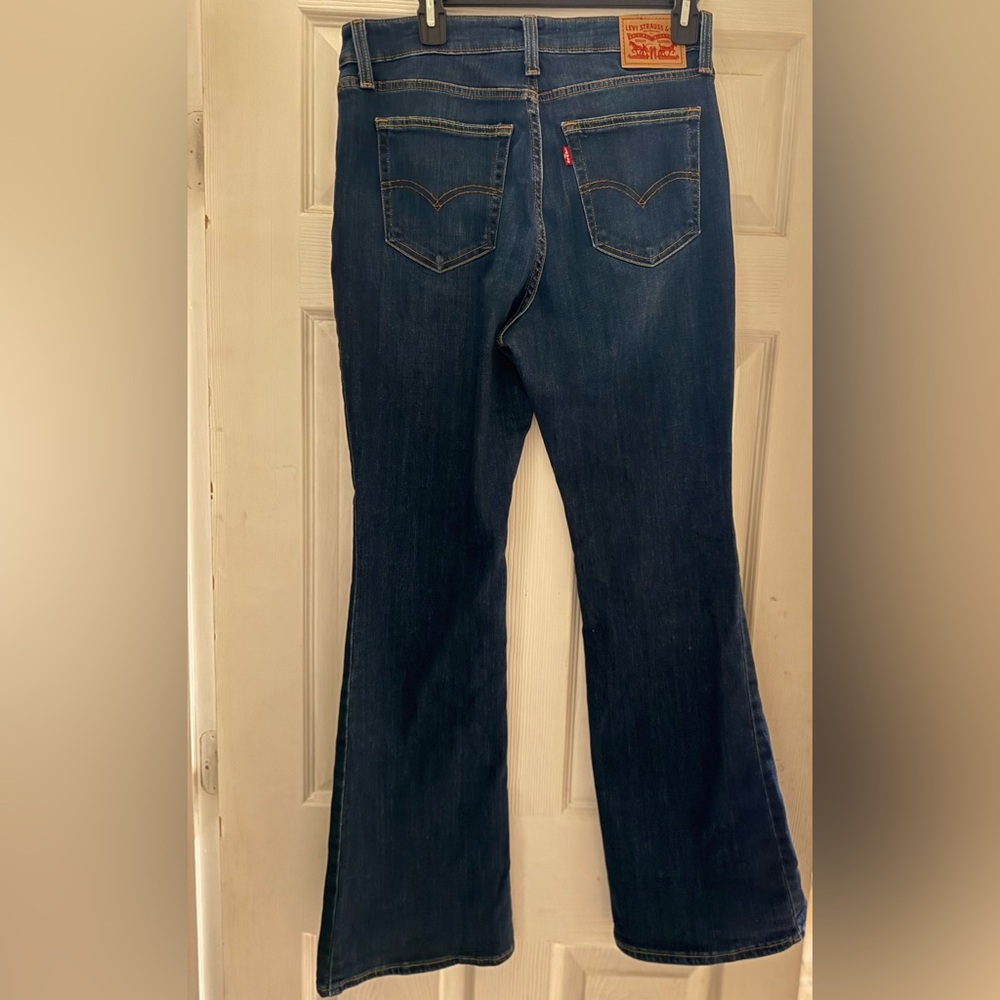 NWOT sz 31 Women’s stretch flare Levi’s denim jeans